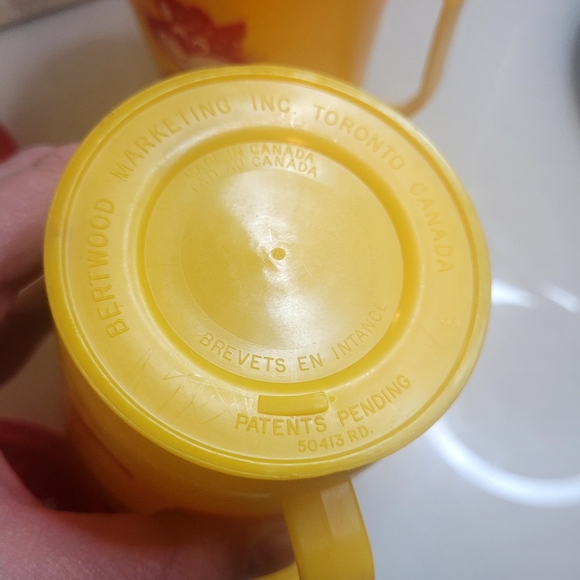 Bundle of Collectors Mugs - Picture 10 of 14